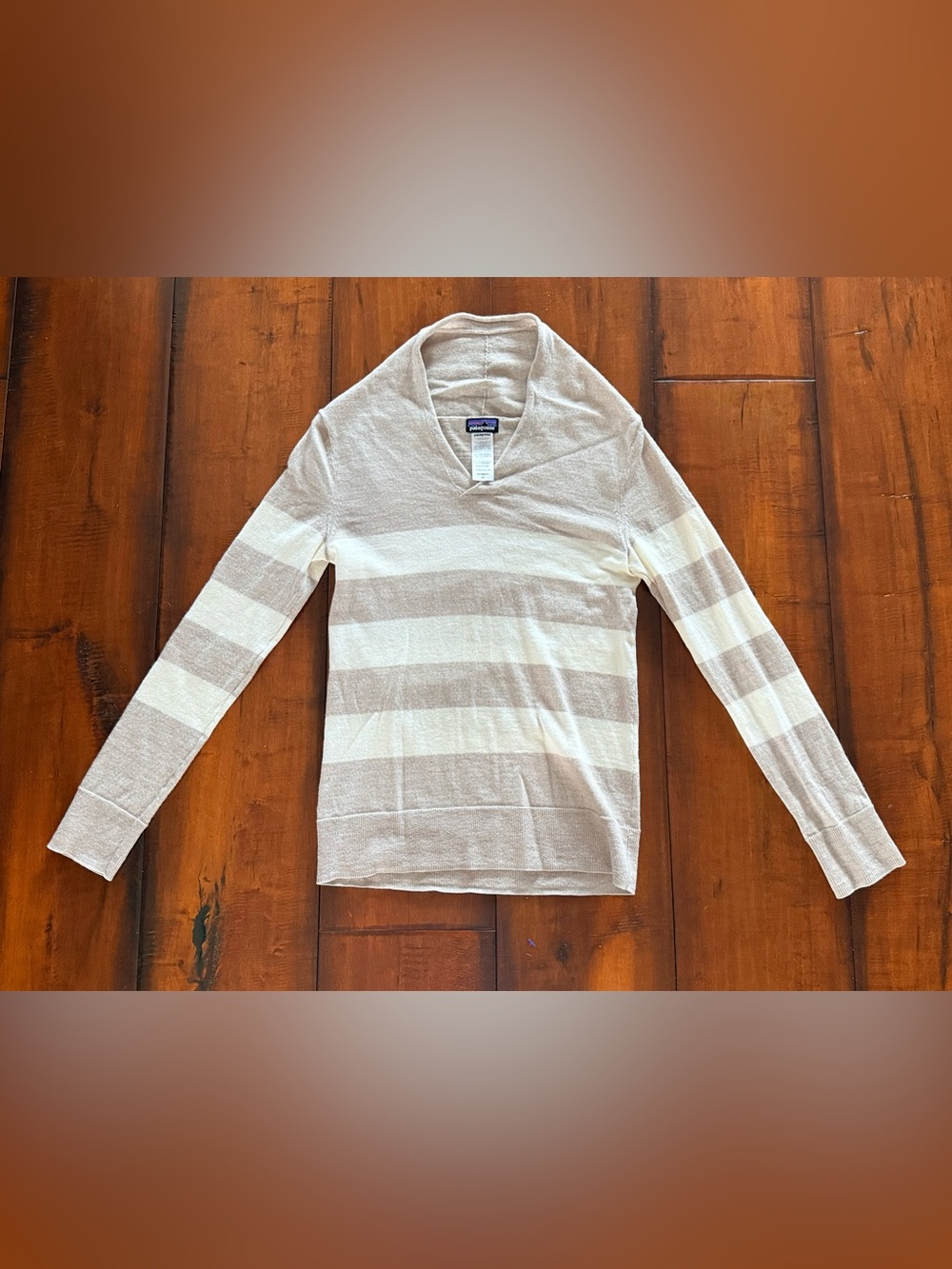 Patagonia Lightweight Wool Women's Cream and Tan Striped V-Neck Sweater